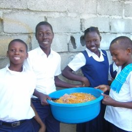 601101_476561449065672_117211100_n